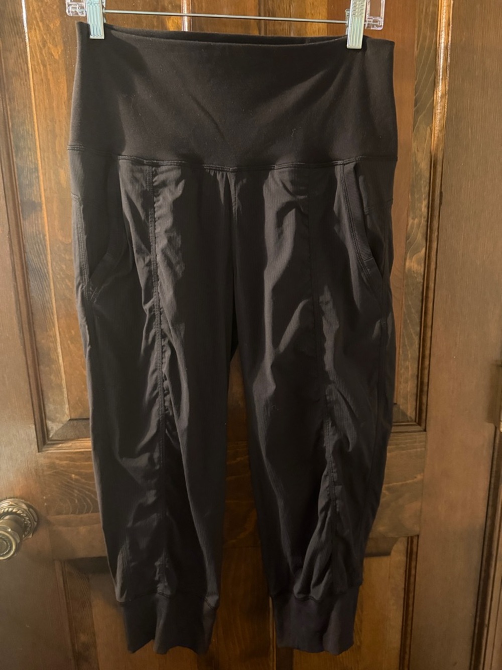 EUC Lululemon Athletics Black Studio Cropped Ankle Pants- Size 8